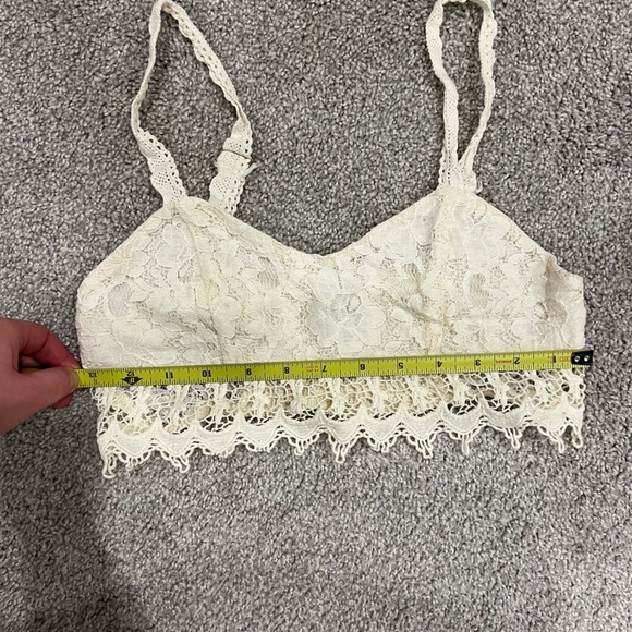 Full Tilt Crocheted Bralette Size Medium - Picture 4 of 4